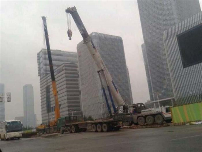 天津市“自动找平”—— 吊车的 “平地神器” 技术